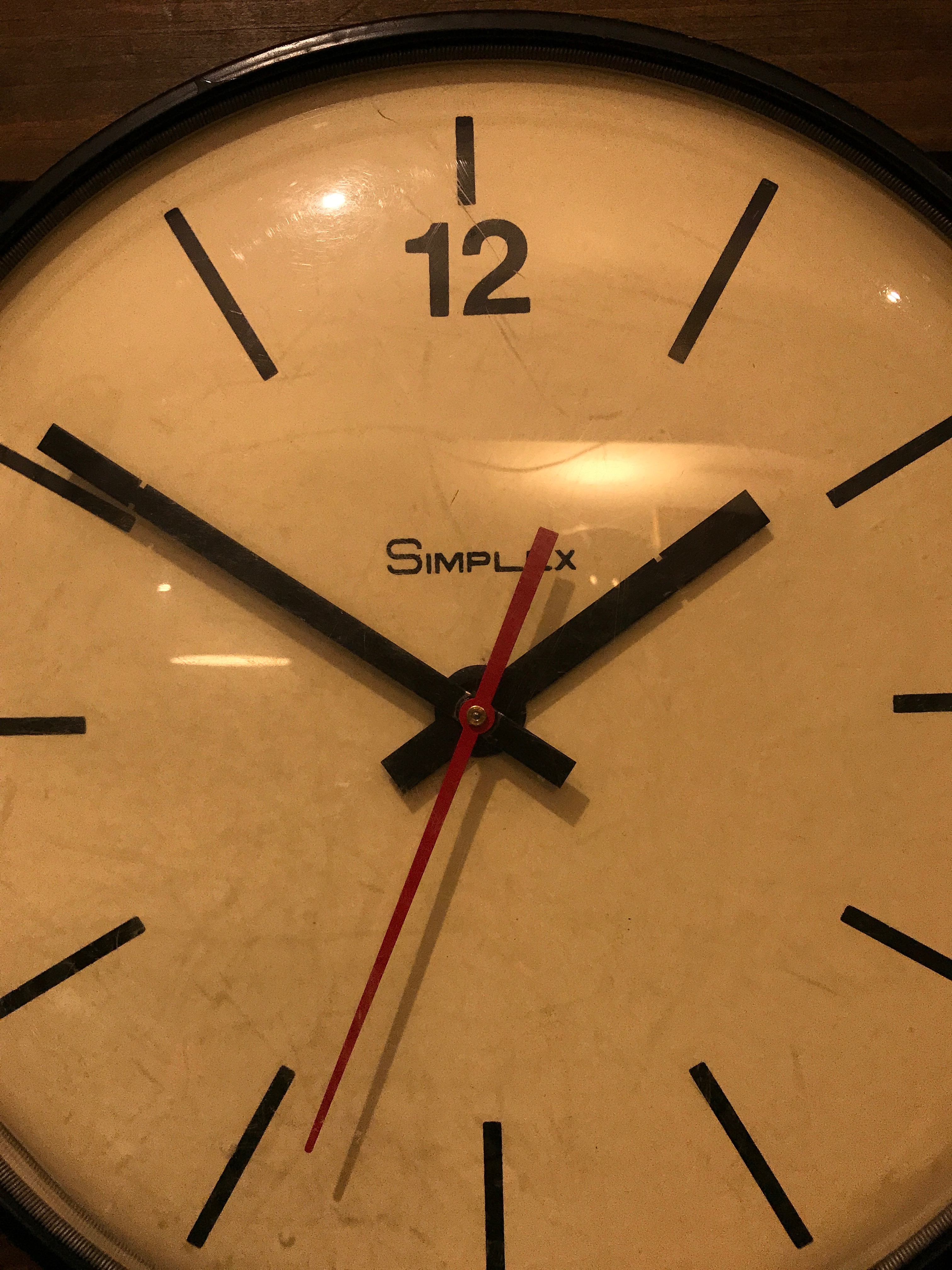 Mid Century Minimalist Electric Clock. Simplex. USA Sutton Clocks